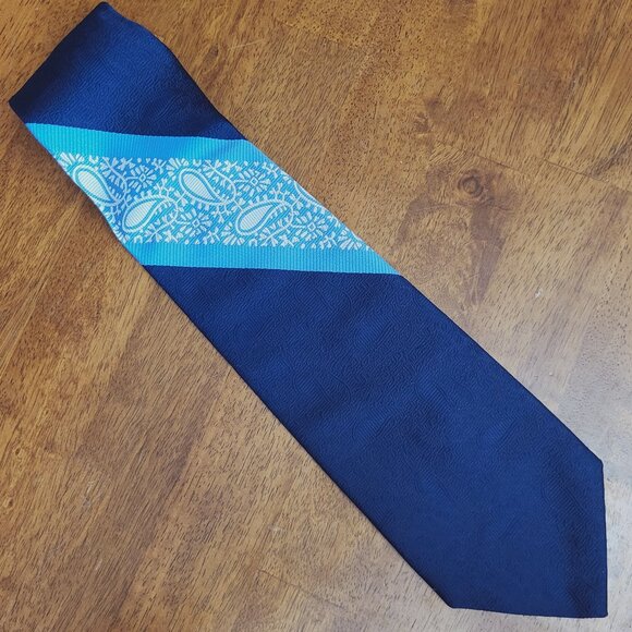 Gentry Beau Brummell ~ Vintage Necktie ~ Excellent Condition - Picture 2 of 6